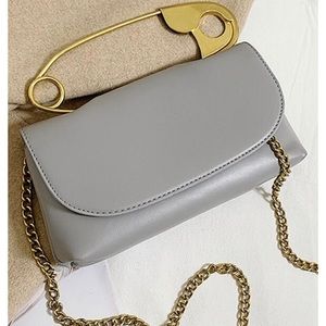 NWOT ZCRAVE Alfiler Purse